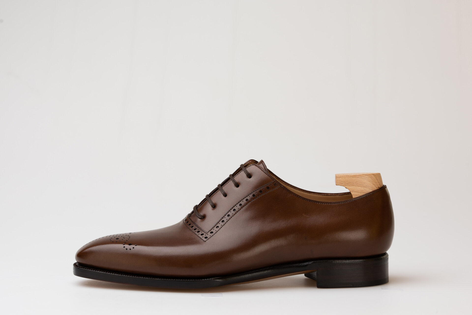 TLB Mallorca Adelaide Plain Medallion Marron(Brown) – 田中十靴店