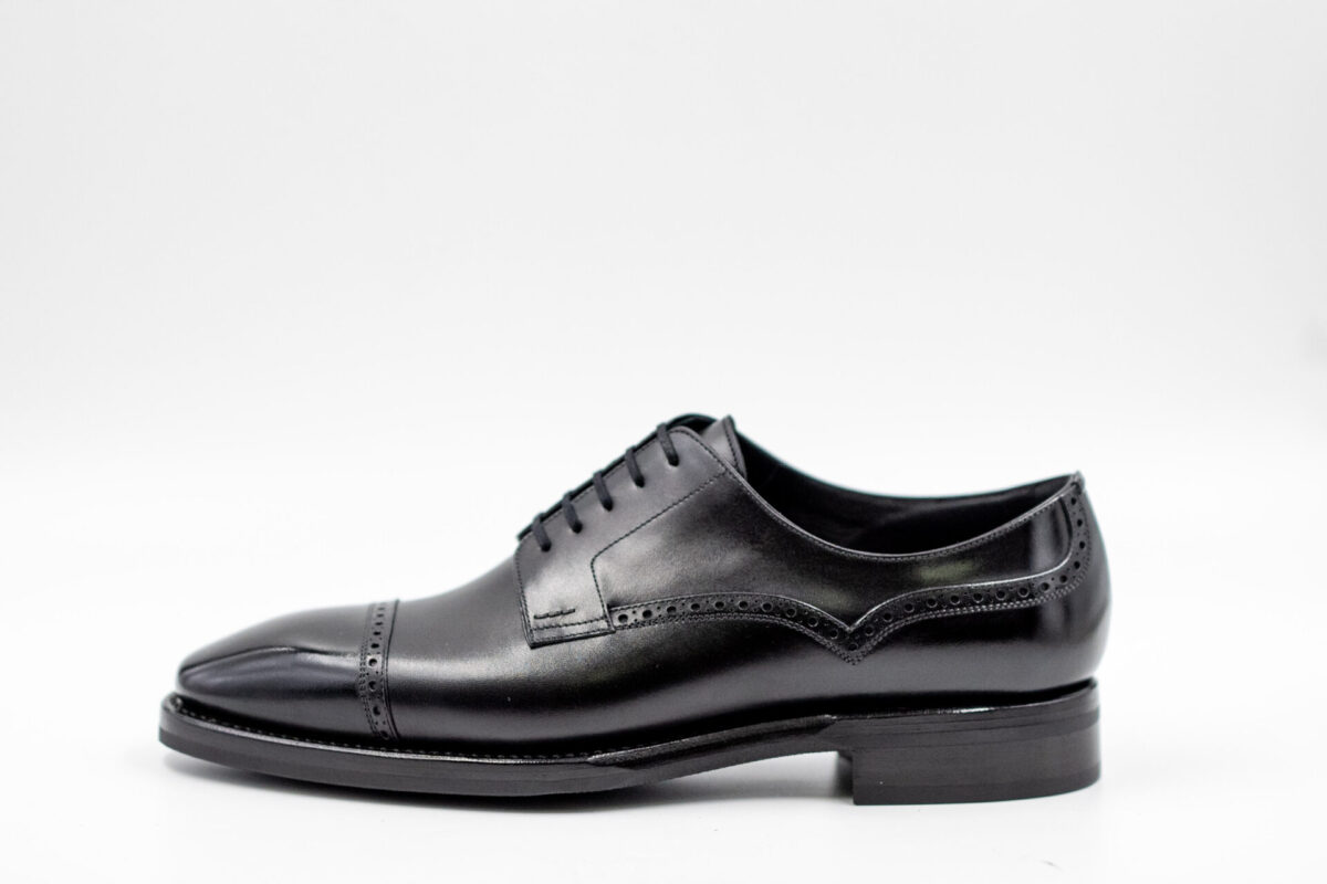 TLB Mallorca Punched cap toe Derby Box calf Negro